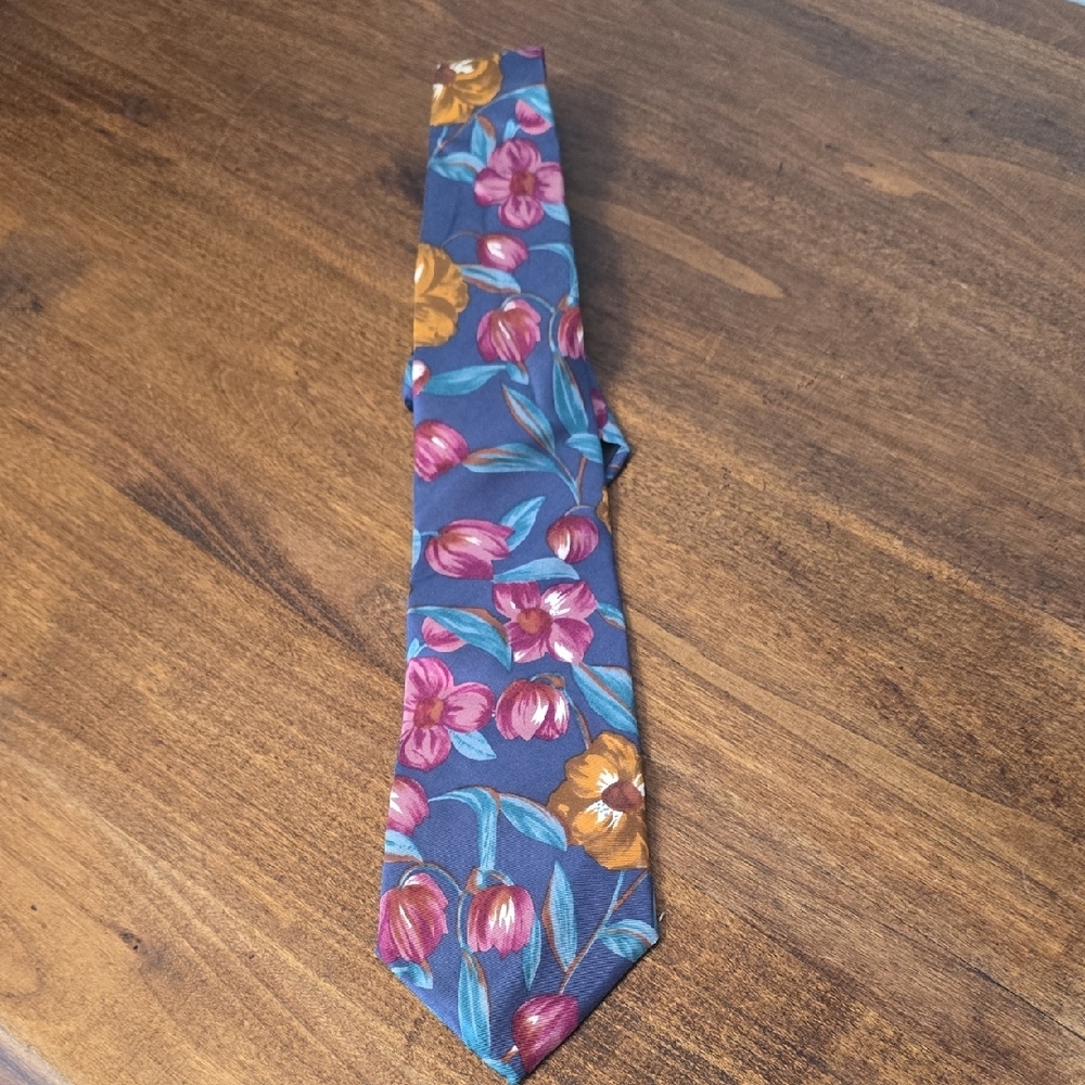 Beverly Hills Polo Club Blue and Red Tie